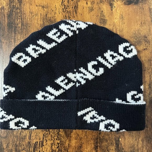 Balenciaga Allover Logo Hat - Picture 2 of 4